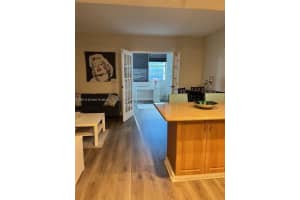 825 Brickell Bay Dr, Miami, FL 33131, Sold 11/20/24