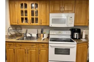825 Brickell Bay Dr, Miami, FL 33131, Sold 11/20/24