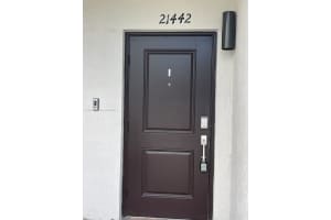 21442 Ne 3rd Pl, Miami