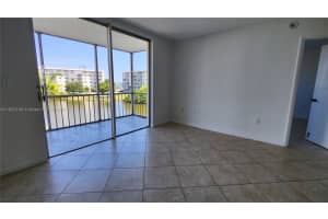 2851 Leonard Dr j 305, Aventura, FL 33160, Sold 12/27/24