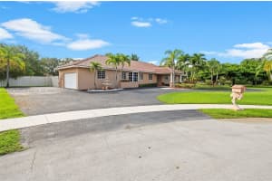13800 Chatham Pl, Davie, FL 33325, Sold 09/26/24