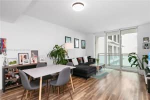 950 Brickell Bay Dr APT 403, Miami, FL 33131, Sold 10/01/24
