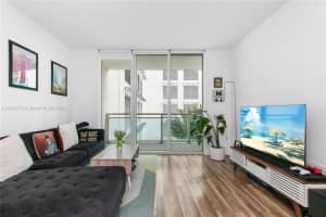 950 Brickell Bay Dr APT 403, Miami, FL 33131, Sold 10/01/24