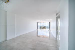 2450 NE 135th St APT 909, North Miami, FL 33181, Sold 09/24/24