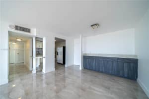 2450 NE 135th St APT 909, North Miami, FL 33181, Sold 09/24/24
