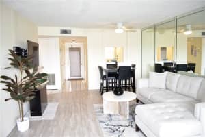 9621 Sunrise Lakes Blvd 302, Sunrise, FL 33322 - MLS#A11621087