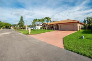 15833 Stonetower St, Davie, FL 33331, Sold 11/15/24