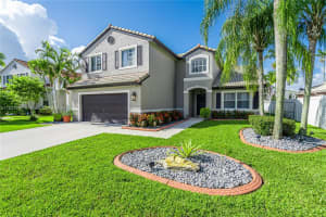 16366 SW 2nd Dr, Pembroke Pines, FL 33027, Sold 08/30/24