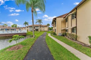 341 Pine Ridge Cir Apt B-2, Greenacres, FL 33463, Sold 11/26/24