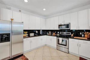 2531 Hunters Run Way, Weston, FL 33327, Sold 12/30/24