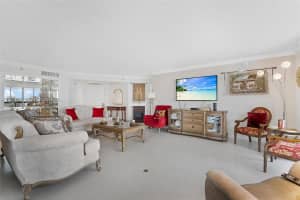 3500 Mystic Pointe Dr, Miami, FL 33180, Sold 09/05/24