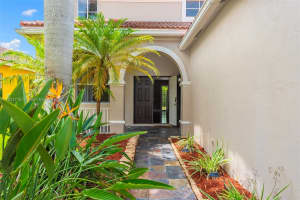 1650 Winterberry Ln, Weston, FL 33327, Sold 08/06/24