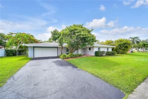 15625 Palmetto Lake Dr, Miami, FL 33157, Sold 12/10/24