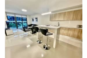 2960 Ne 207th 707, Aventura