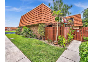 11887 SW 12th Pl, Davie, FL 33325, Sold 08/22/24