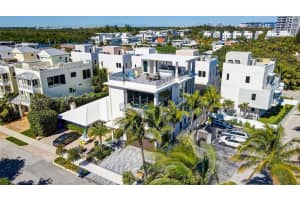 305 Oak St, Hollywood, FL 33019, - MLS#A11622188