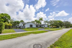 8955 SW 88th St, Miami, FL 33176, Sold 10/08/24