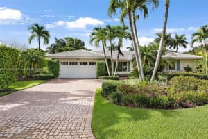 695 Regatta Rd, Naples, FL 34103, Sold 12/23/24
