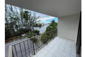 18151 NE 31st Ct APT 407, Aventura, FL 33160, Sold 01/07/25