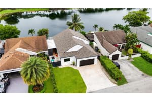 18834 NW 80th Ct, Hialeah, FL 33015, Sold 08/20/24