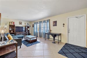 3 Pleasant Hill Ln #3, Tamarac, FL 33319, Sold 10/18/24