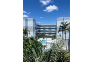 8251 Nw 8th St 418, Miami