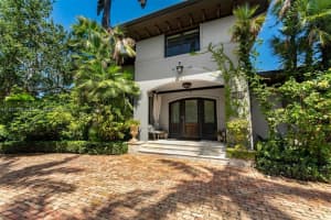 5077 N Bay Rd Miami Beach, FL 33140 - MLS#A11622736