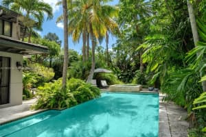 5077 N Bay Rd Miami Beach, FL 33140 - MLS#A11622736