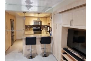 107 Heatherbrook Way #145, Hollywood, FL 33021, Sold 12/05/24