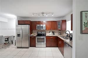 803 W Oakland Park Blvd, Wilton Manors, FL 33311, Sold 09/24/24