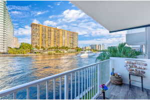 4000 NE 170th St APT 206, North Miami Beach, FL 33160, Sold 02/19/25