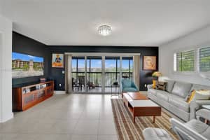 13705 SW 12th St, Pembroke Pines, FL 33027, Sold 12/19/24