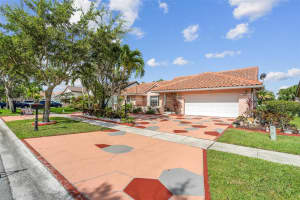 556 NW 164th Ave, Pembroke Pines, FL 33028, Sold 11/01/24