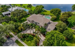 10303 SW 26th St, Davie, FL 33324, Sold 05/30/25