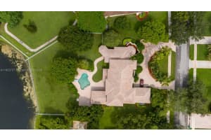 10303 SW 26th St, Davie, FL 33324, Sold 05/30/25