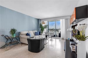 1500 Ocean Dr, Miami Beach, FL 33139, Sold 08/29/24