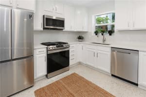 915 N 13th Ave, Hollywood, FL 33019, Sold 10/01/24