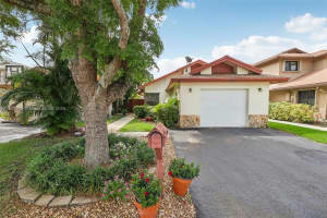 534 Lakeside Cir, Sunrise, FL 33326, Sold 10/28/24