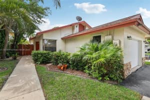 534 Lakeside Cir, Sunrise, FL 33326, Sold 10/28/24
