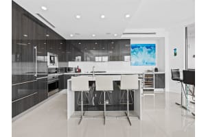 3250 NE 188th St APT 901, Aventura, FL 33180, Sold 06/06/25