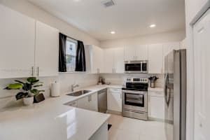 2668 SE 10th St, Homestead, FL 33035, Sold 08/29/24