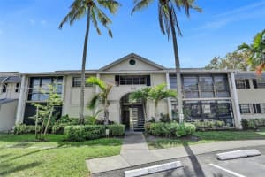 925 NE 199th St APT 102, Miami, FL 33179, Sold 09/25/24