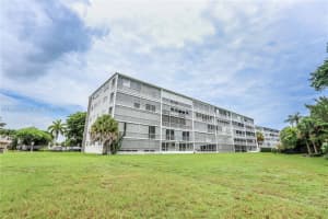 4800 Hillcrest Ln, Hollywood, FL 33021, Sold 12/20/24