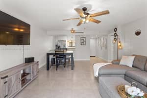8005 SW 107th Ave APT 313, Miami, FL 33173, Sold 11/27/24