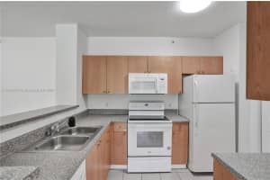 8010 N Nob Hill Rd, Tamarac, FL 33321, Sold 10/25/24