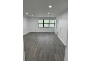 3702 Ne 171st St 18, North Miami Beach