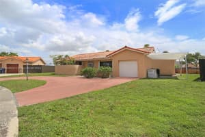 19960 NW 65th Ct, Hialeah, FL 33015, Sold 08/09/24