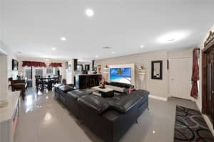 11391 NW 40th Pl, Sunrise, FL 33323, Sold 10/07/24