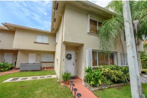 471 NW 82nd Ave, Miami, FL 33126, Sold 09/03/24