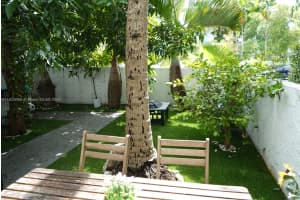 619 Euclid Ave, Miami Beach, FL 33139, Sold 12/26/24